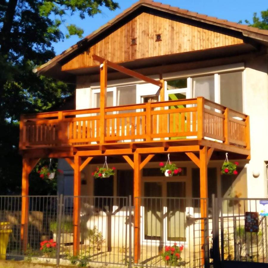 Отель Toelgyfa Vendeghaz Балатонсепезд Экстерьер фото